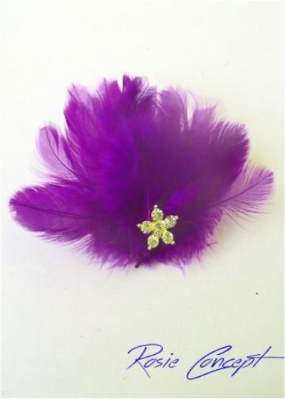 Луксозна дизайнерска брошка- украса за коса с пера и кристали - цвят тъмно лила Purple Bird