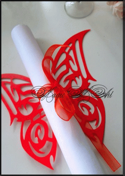 Пеперуда за покана за сватба тип Папирус Пеперуда модел Gothic червено